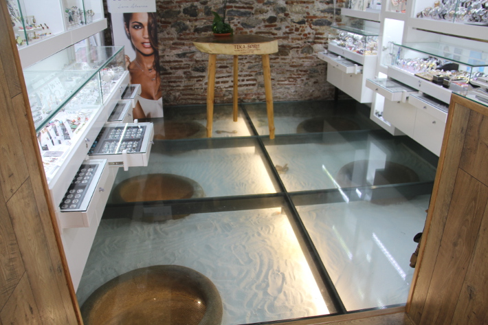 La Joyería Torres se ha convertido en un tesoro arqueológico en el centro de la localidad sexitana